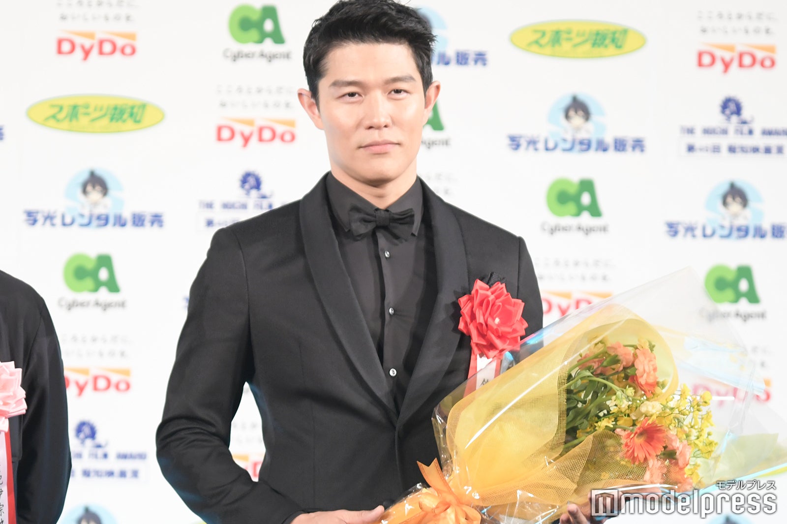 鈴木亮平、苦悩乗り越え助演男優賞　松坂桃李に感謝「桃李、ありがとう！」＜第46回報知映画賞＞