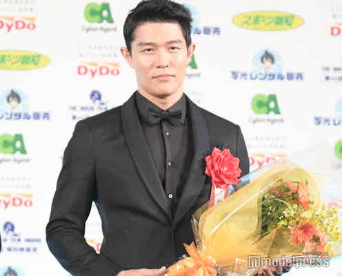 鈴木亮平、苦悩乗り越え助演男優賞 松坂桃李に感謝「桃李、ありがとう!」<第46回報知映画賞>