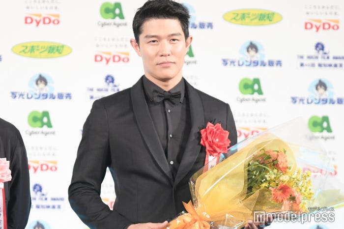 鈴木亮平(C)モデルプレス