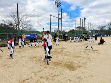 阪神・糸井嘉男SA 中島裕之氏と野球教室開催 今春キャンプでは臨時コーチでも指導