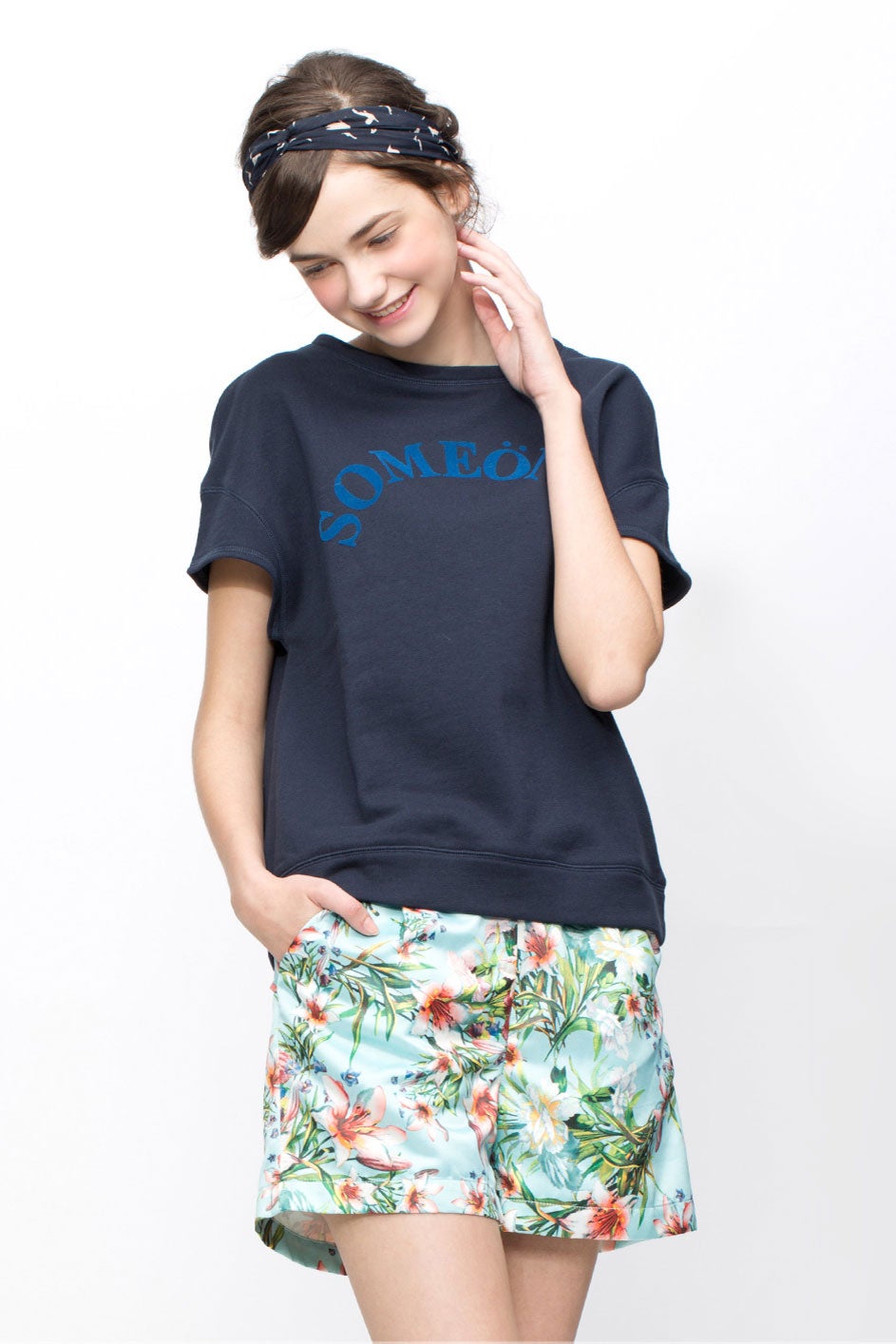 トロピカルプリントショートパンツ「riana」4,806円（税込）