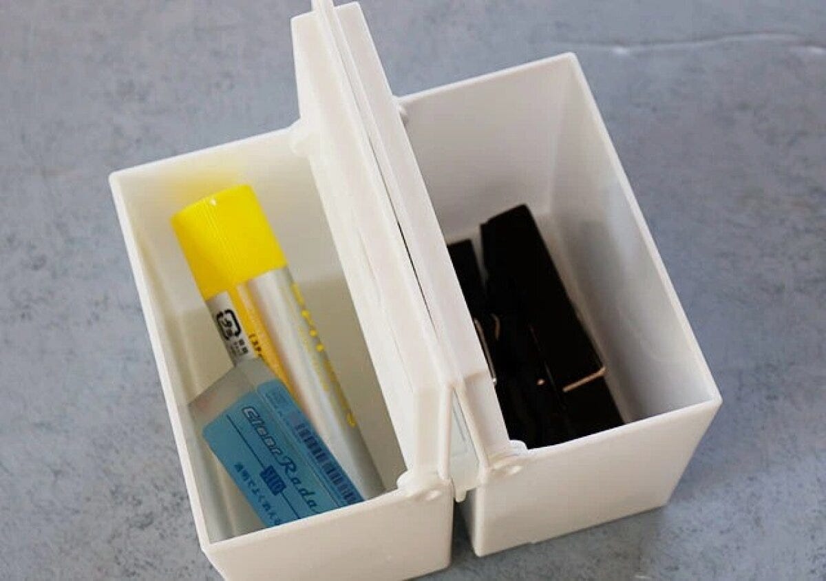 ダイソー　フリーデスクボックス