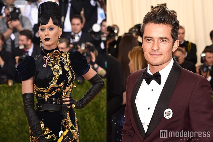 交際中のケイティ ペリー オーランド ブルーム お揃いのたまごっちが 謎だけど可愛い と話題に Met Gala 16 モデルプレス 交際中のケイティ ペリー オーランド ブルーム お揃いのたまごっちが 謎だけど可愛い と話題に Met Gala 16 モデルプレス