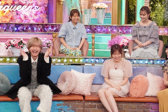 (上段左から)若槻千夏、藤田ニコル(下段左から)道枝駿佑、指原莉乃(C)フジテレビ