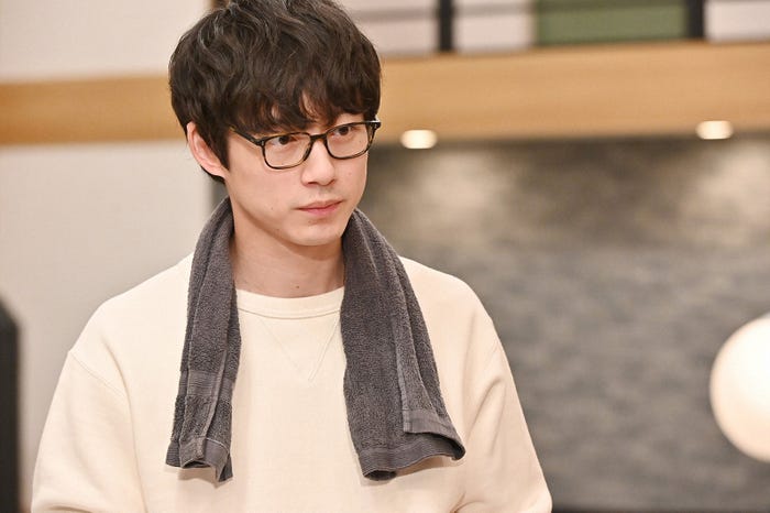 坂口健太郎/「婚姻届に判を捺しただけですが」第7話より(C)TBS