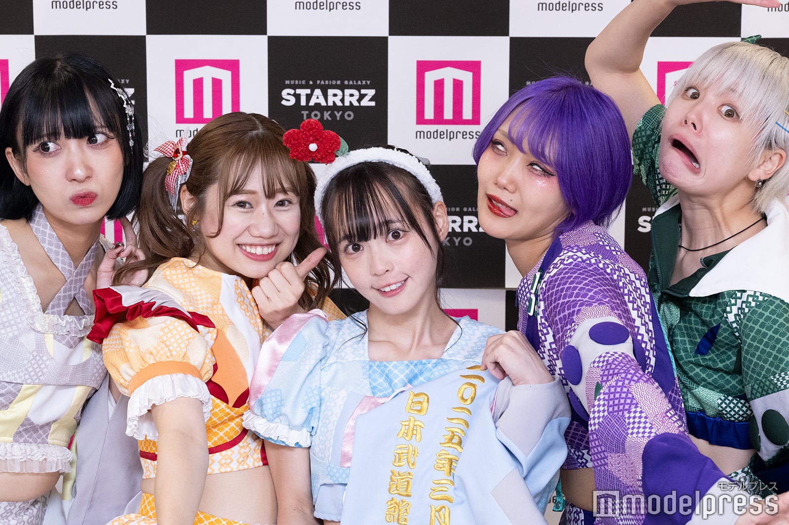 にっぽんワチャチャ／（左から）中村Ame、高橋Yagura、鈴木Mob.、渡辺Lili、遠藤Nozomi（C）モデルプレス