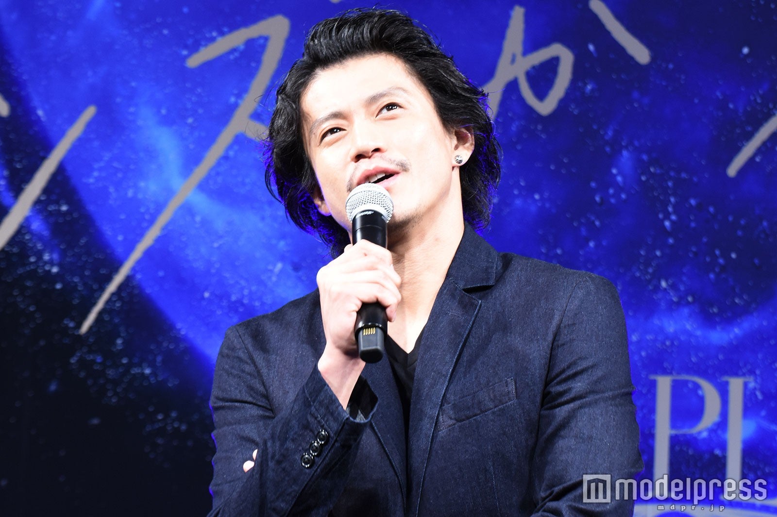 小栗旬（C）モデルプレス