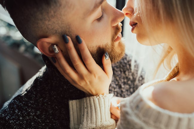 忘れられない 男性が寝る前に思い出しちゃう悶絶キス3つ モデルプレス