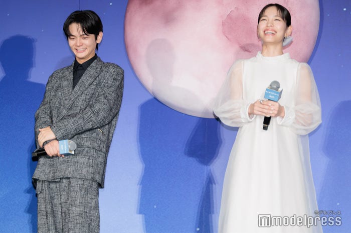 齋藤潤、當真あみ(C)モデルプレス