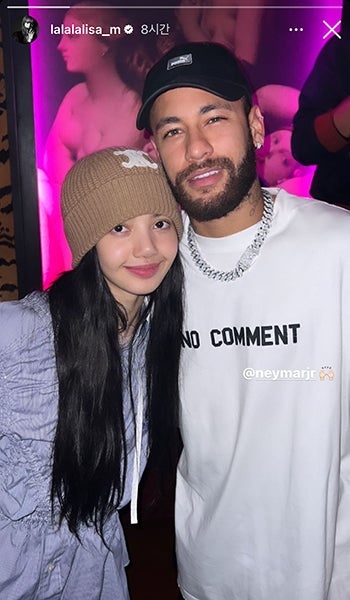 BLACKPINKリサ、ネイマール選手との密着2ショットに反響「びっくり」「どっちも羨ましい」