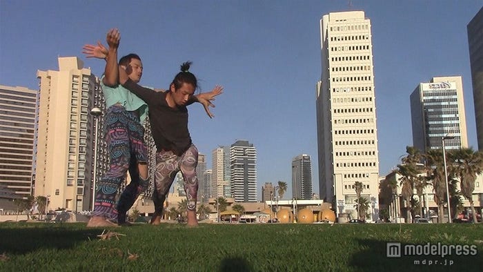 現地ダンスカンパニーで活動/「森山未來 自撮り365日 踊る阿呆」より