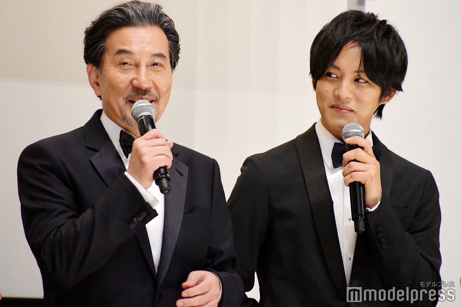 役所広司、松坂桃李（C）モデルプレス