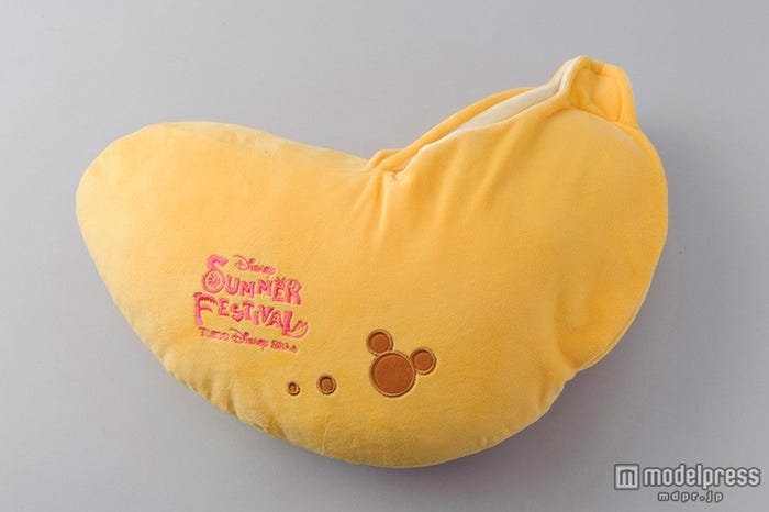 TDS:クッション¥2800/(C)Disney