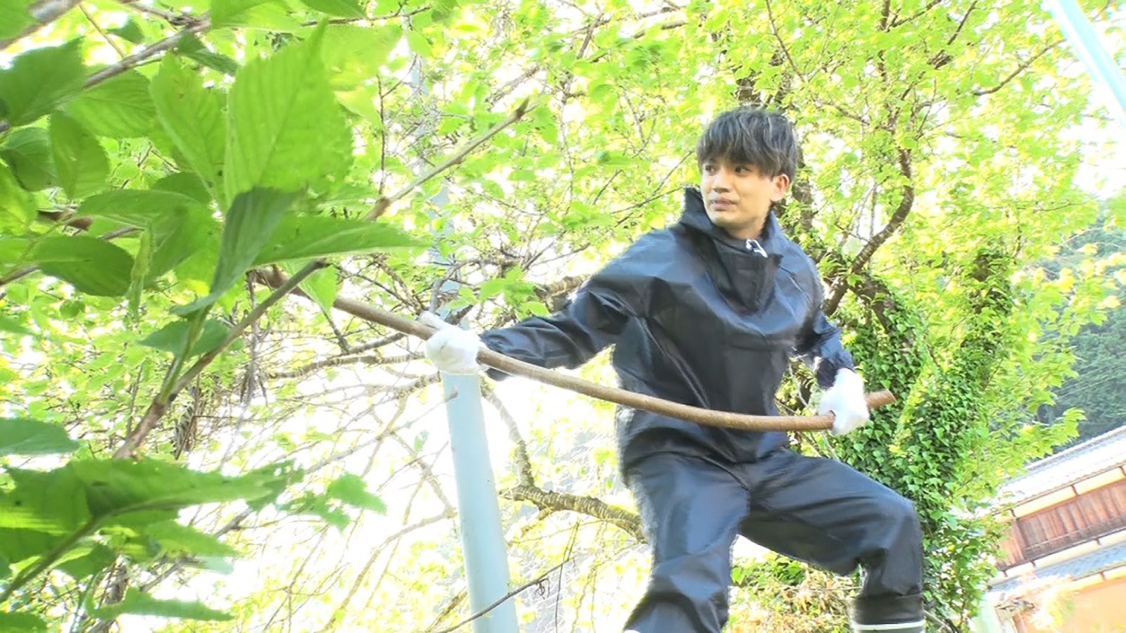 SixTONES高地優吾、紙エプロンを1人で手作り 峯岸みなみは途方も無い作業に涙