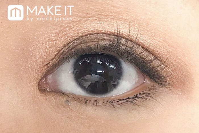 ルナソル/スキンモデリングアイズ/01 Beige Beige 使用 (C)メイクイット