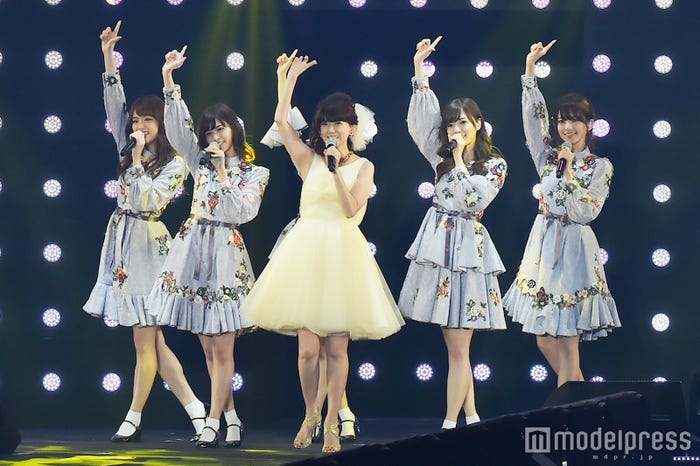 松本伊代と乃木坂46(C)モデルプレス