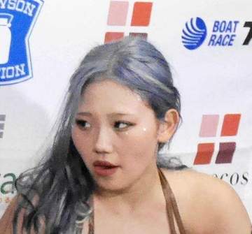 「か、カワイイ」「アイドルじゃん」24歳人気女子レスラーが黒髪ロングの清楚な姿に レアなオフショットに騒然「キュンキュンキュン」「なんてこった」