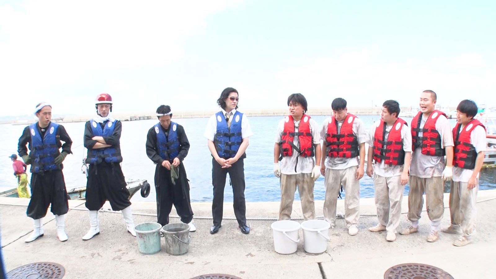 （左から）斎藤司、金田哲、亘健太郎、粗品、松尾駿、長田庄平、せいや、岡部大、秋山寛貴（C）フジテレビ