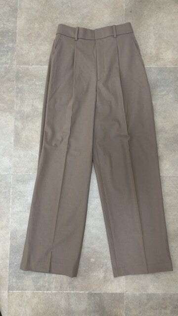 ユニクロ　タックワイドパンツ　BEIGE
