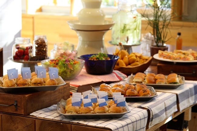 横浜に“スヌーピー”のカフェ&ダイナー「PEANUTS DINER」誕生