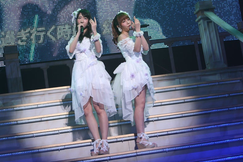 柏木由紀、河西智美（C）AKS