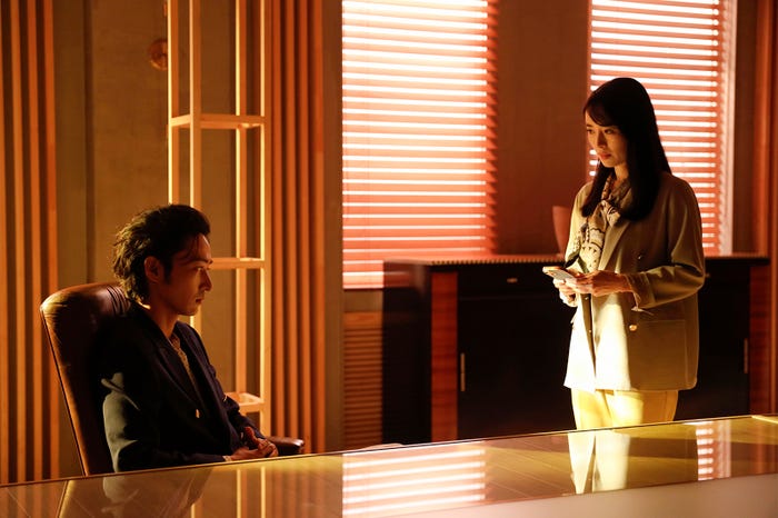 上杉柊平、泉里香「マル秘の密子さん」第9話より(C)日本テレビ