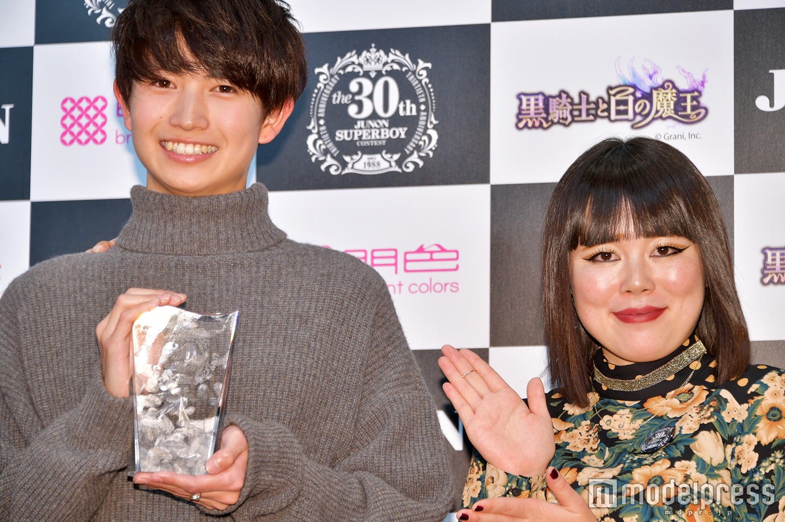 ブルゾンちえみ 年下イケメンからバックハグ 手繋ぎ 密着で照れ 第30回 ジュノン スーパーボーイ コンテスト モデルプレス ブルゾンちえみ 年下イケメンからバックハグ 手繋ぎ 密着で照れ 第30回 ジュノン スーパーボーイ コンテスト モデルプレス