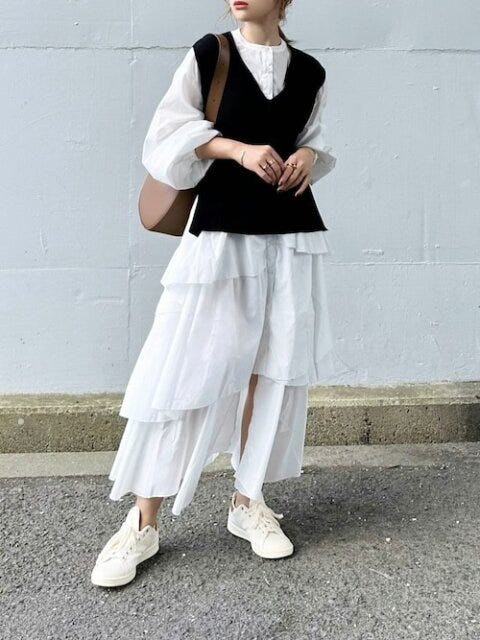 ニットベスト　コーデ　秋