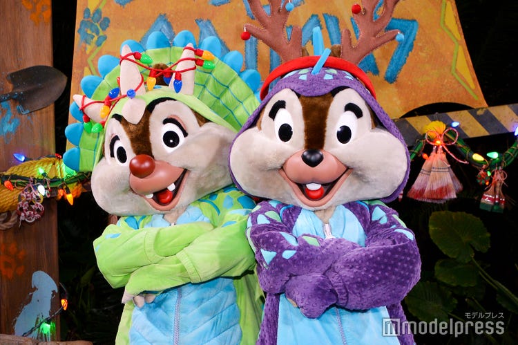 可愛すぎるチップ デール シマリスザウルス がクリスマス仕様に 開園年 ディズニー アニマルキングダム ホリデーセレブレーションに初参加 モデルプレス 可愛すぎるチップ デール シマリスザウルス がクリスマス仕様に 開園年 ディズニー アニマルキングダム ホリデーセレブレーションに初参加 モデルプレス