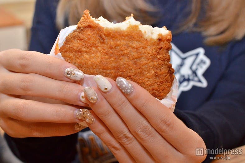 手を汚さずに食べれるのも魅力の1つ