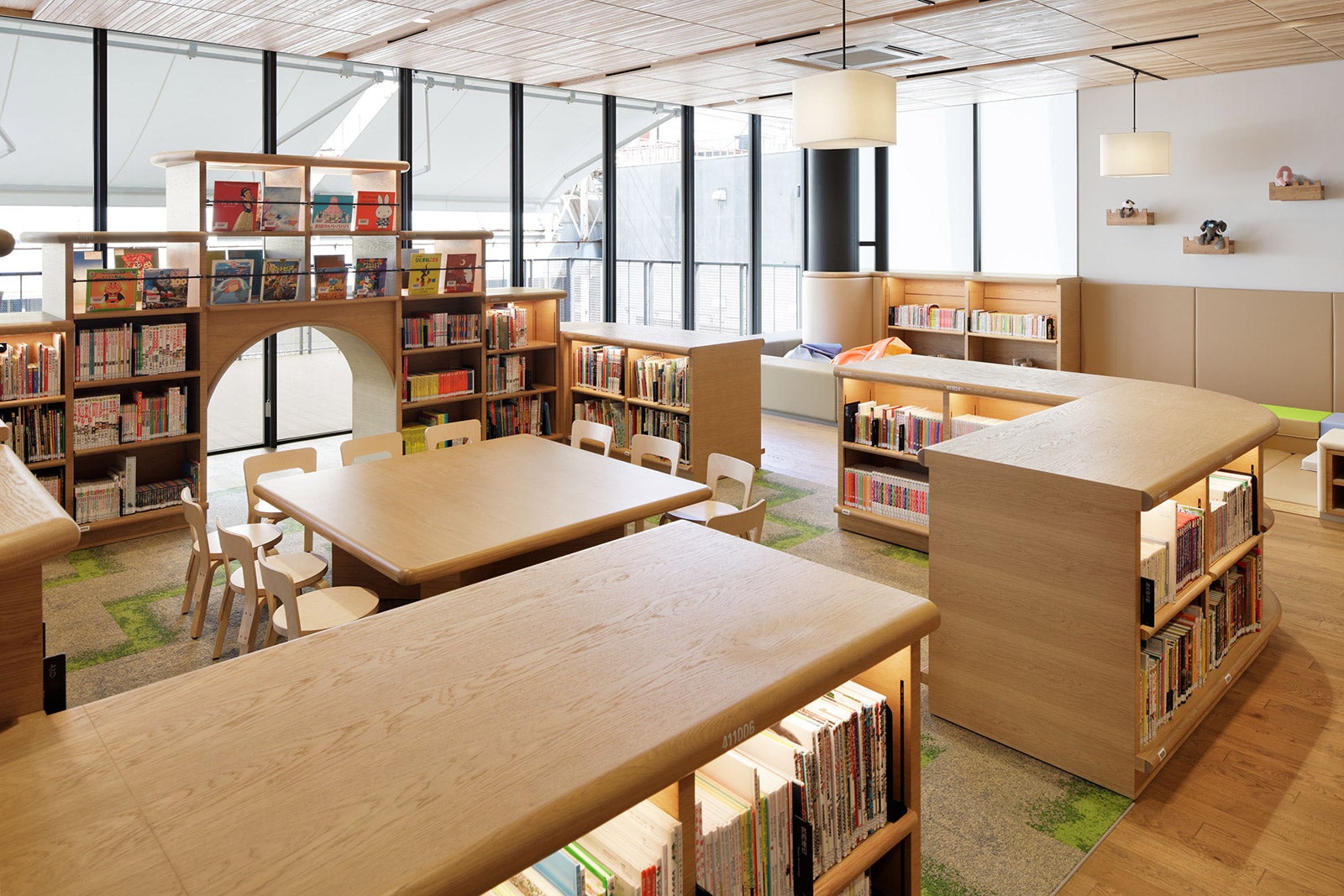 徳山駅前図書館／画像提供：カルチュア・コンビニエンス・クラブ株式会社