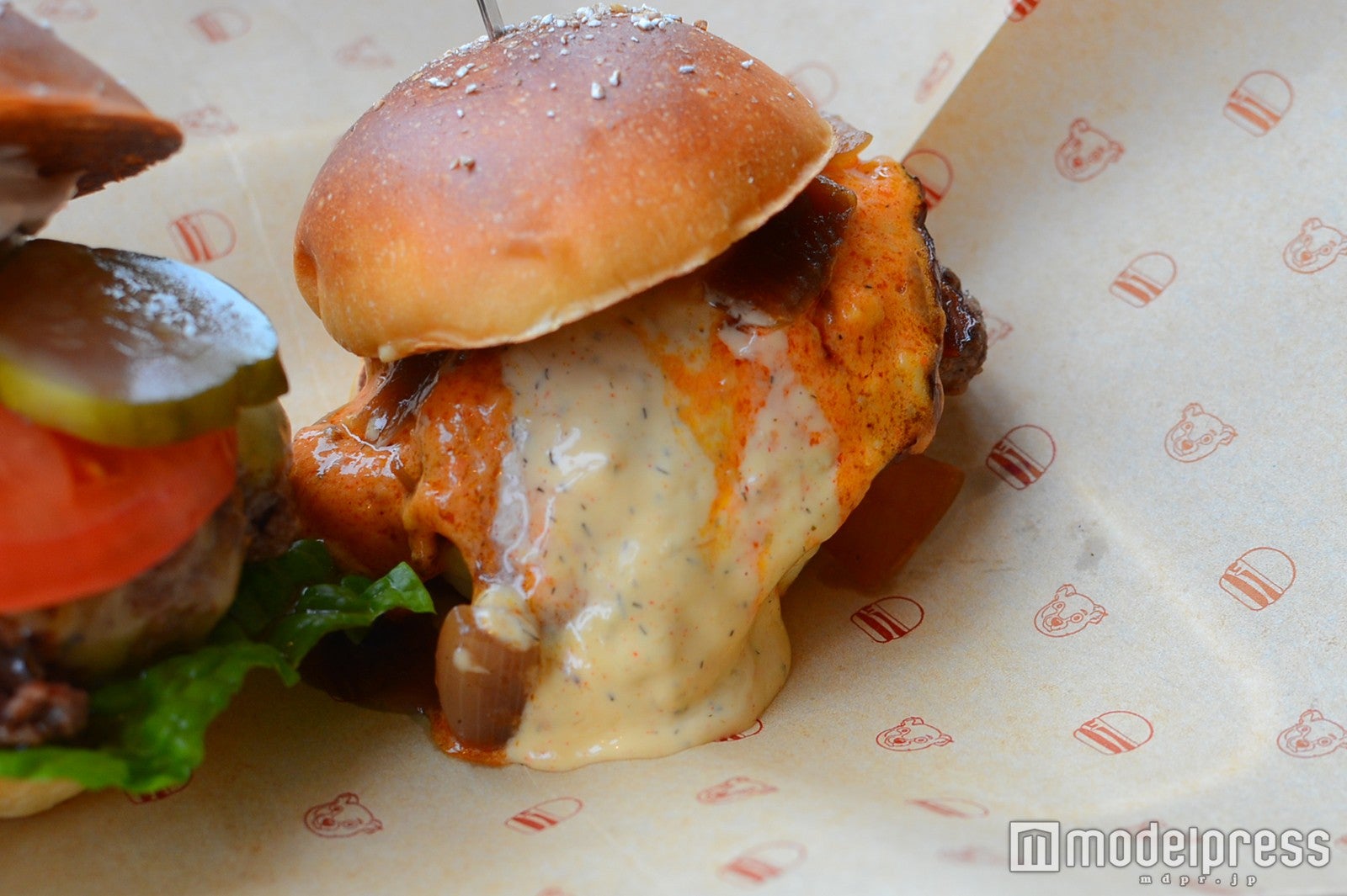 とろ～りとろけるソースがたっぷり（C)モデルプレス