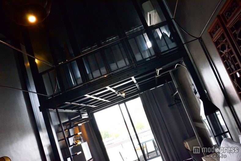 上にはさらにシングルベッドが