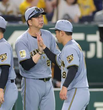 阪神・藤川監督「まだターニングポイントは今じゃない」逆転勝ちで首位攻防3連戦勝ち越しに 89日ぶり勝利の伊原には「根負けしないのが彼の良さ」