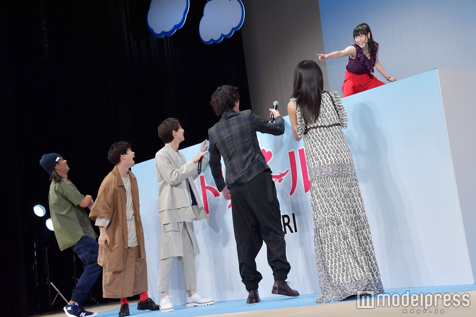 ジャンプ台より登場した土屋太鳳 （C）モデルプレス