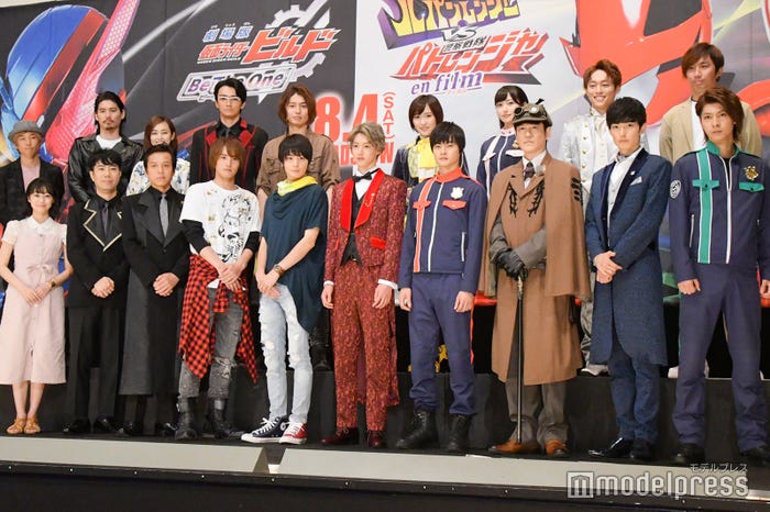 (前列左から)高田夏帆、藤井隆、勝村政信、赤楚衛二、犬飼貴丈、伊藤あさひ、結木滉星、田中直樹(ココリコ)、濱正悟、横山涼(後列左から)上堀内佳寿也監督、水上剣星、滝裕可里、越智友己、武田航平、工藤遥、奥山かずさ、元木聖也、杉原輝昭監督 (C)モデルプレス