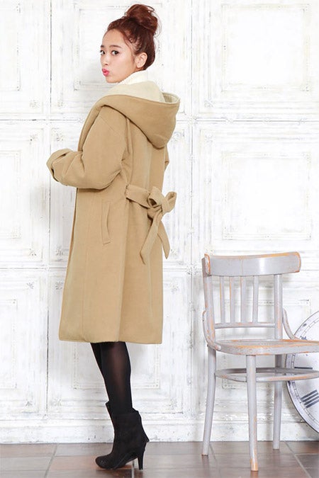 フード付き☆バイカラーフェイクウールガウンコート「神戸レタス」4490円（税込）／画像提供：神戸レタス