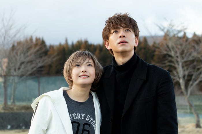 安斉かれん、三浦翔平(C)テレビ朝日/AbemaTV,Inc.