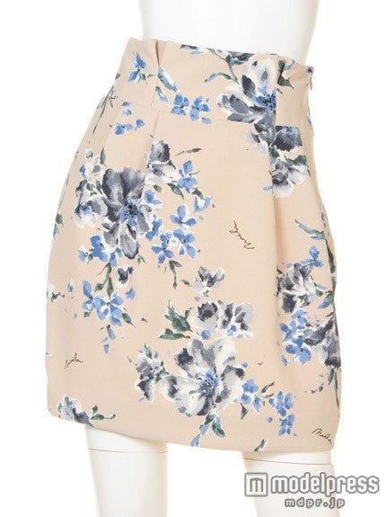 オリジナルボタニカルフラワー柄タイトスカート「Noela」11,880円（税込）