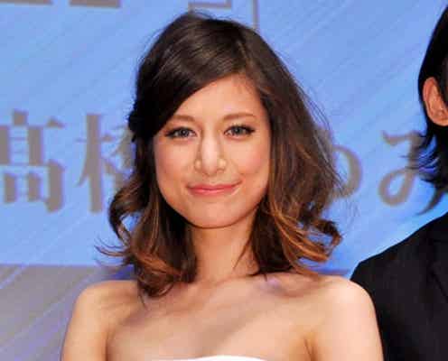 マリエ、約半年ぶりの公の場 ミニスカで美脚披露