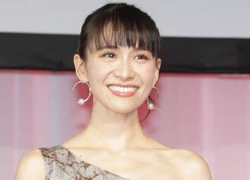 電撃結婚→コールドスリープ あ～ちゃん久々の最新姿に反響 黒髪のびた新婚さん「また綺麗になったね」「美の破壊力すごい」