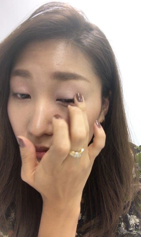 ステップ2:アイシャドウ