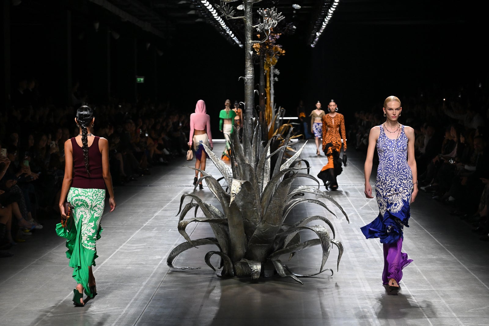 エトロ2025春夏ウィメンズコレクションショー（提供写真）