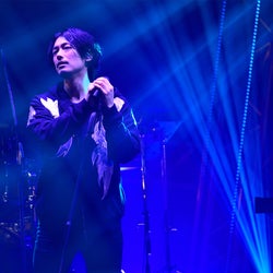 DEAN FUJIOKA、甘い歌声に会場酔いしれる ファンへの“神対応”も<MTV VMAJ 2018>