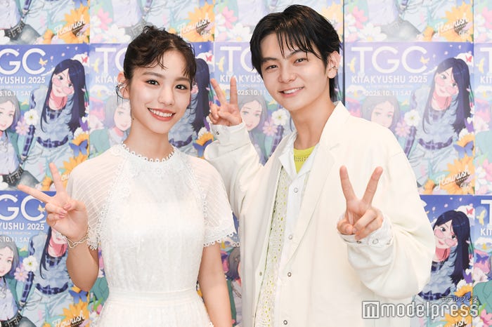 當真あみ&齋藤潤(C)モデルプレス