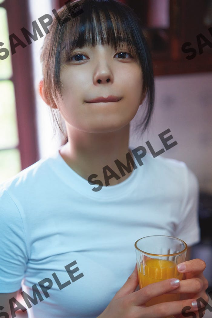 五百城茉央1st写真集「未来の作り方」TSUTAYA特典ポストカード:撮影/藤原宏