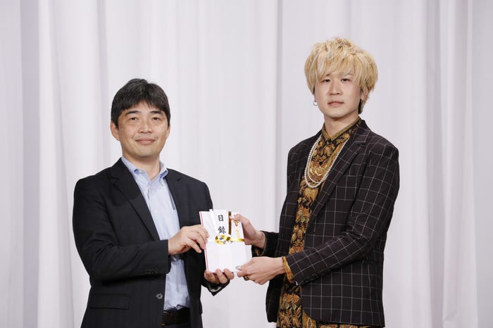 大石ロミーさん(右)/画像提供:よしもとクリエイティブ・エージェンシー