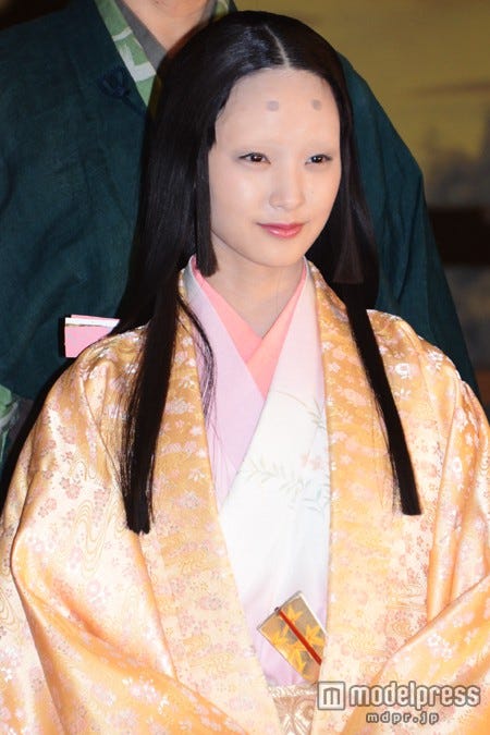画像1 17 剛力彩芽 まろ眉で姫に変身 私のことを見てくれてるんだな モデルプレス