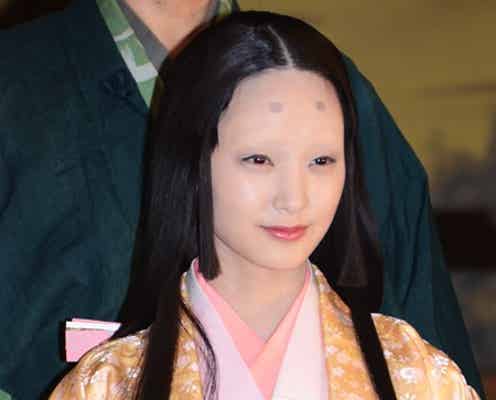 剛力彩芽、まろ眉で姫に変身「私のことを見てくれてるんだな」