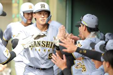 阪神・ドラ1立石 4号2ラン＆降格後初3安打「自分の間合いで振れていた」平田2軍監督「感じが良くなってきている」